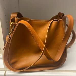 Madewell Sydney crossbody bag in burnished caramel.